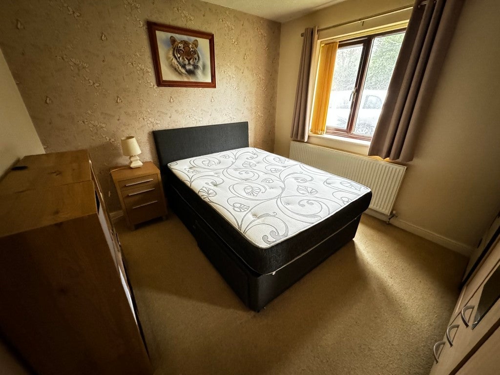 Flat Penn Road in Wolverhampton
