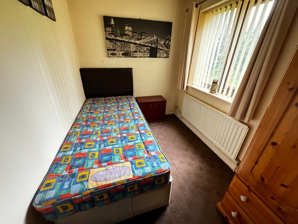 Flat Penn Road in Wolverhampton
