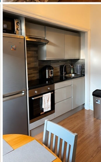 Flat Kingwood Road in Greater London