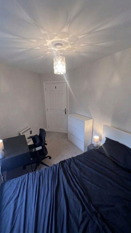Room Mardling Avenue in Nottingham