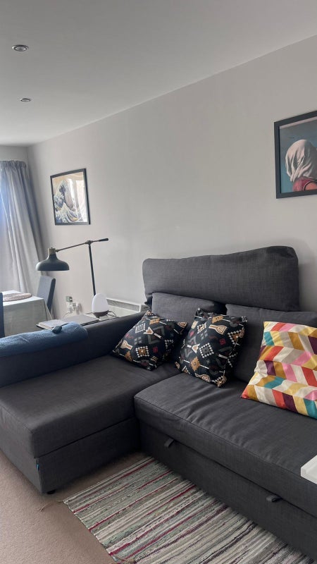 Room Mardling Avenue in Nottingham