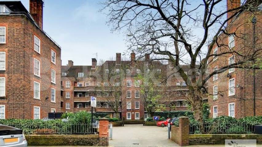 Flat Parkway in Greater London