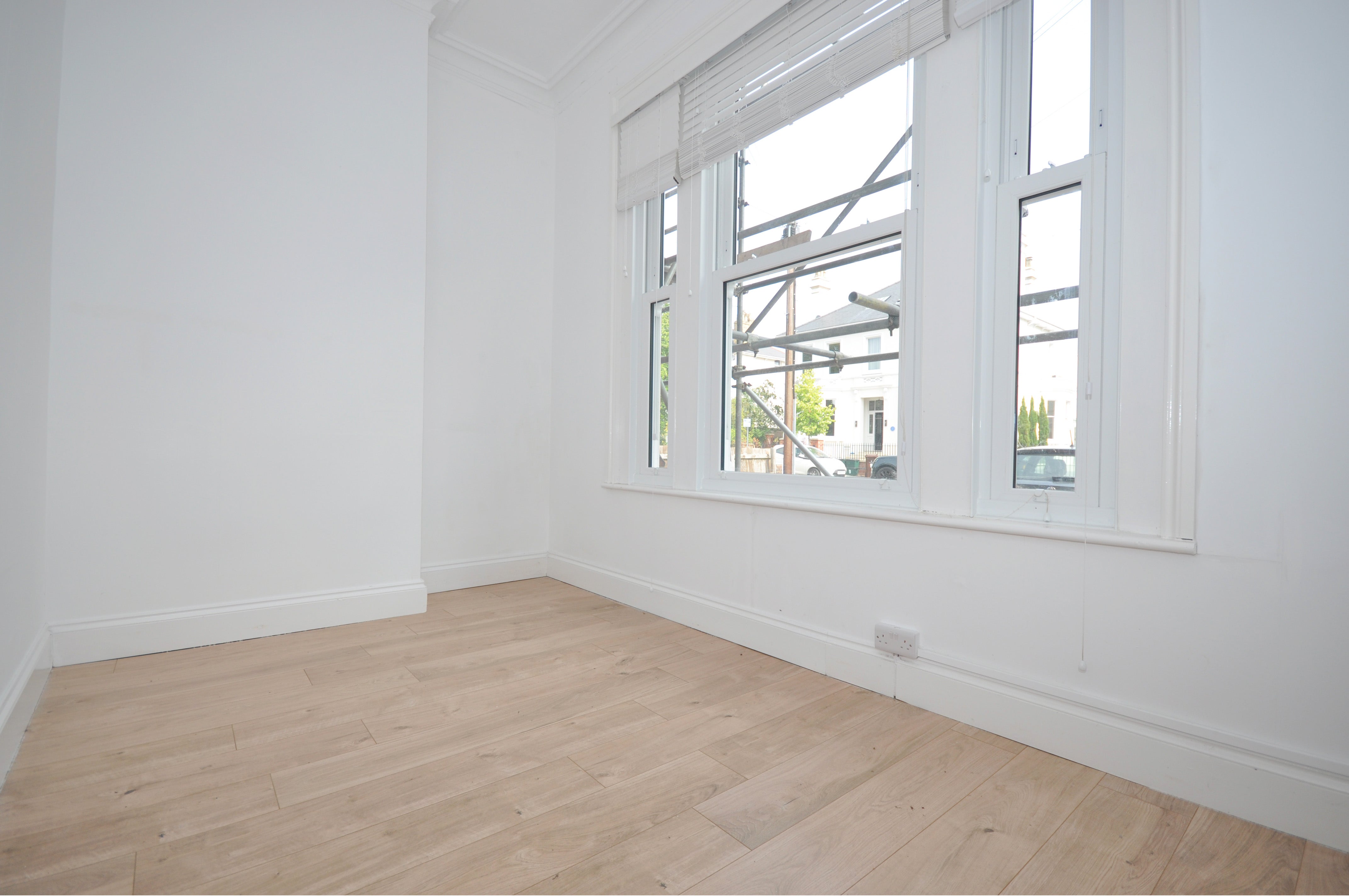 Flat Eldorado Road in Cheltenham