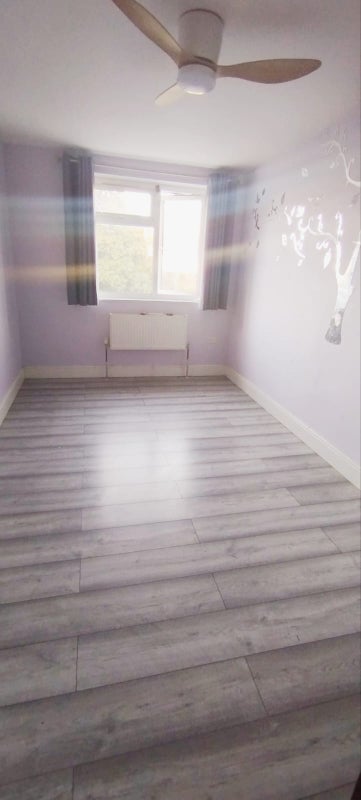 Room Everard Way in Greater London