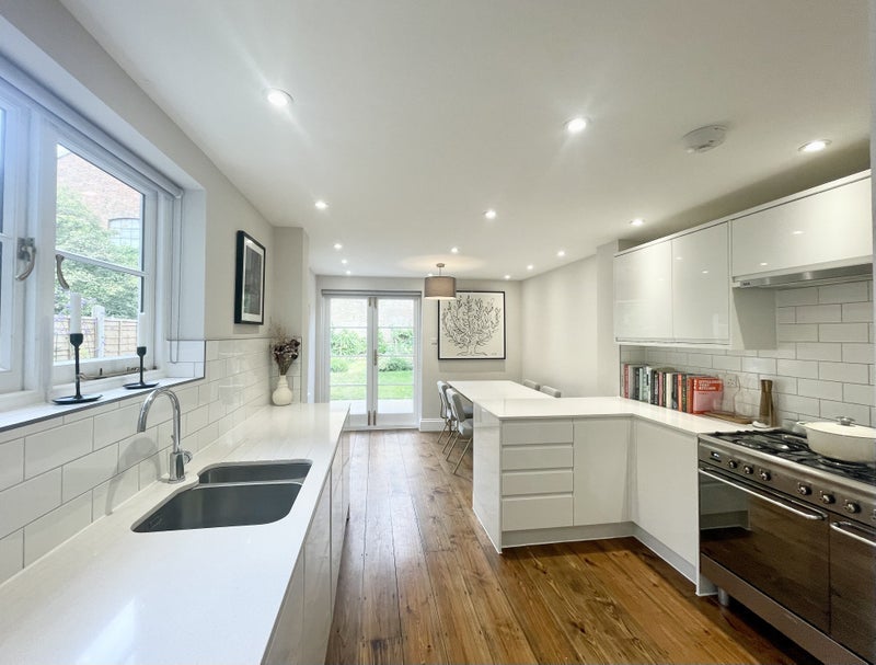 Room Hertford Road in Greater London