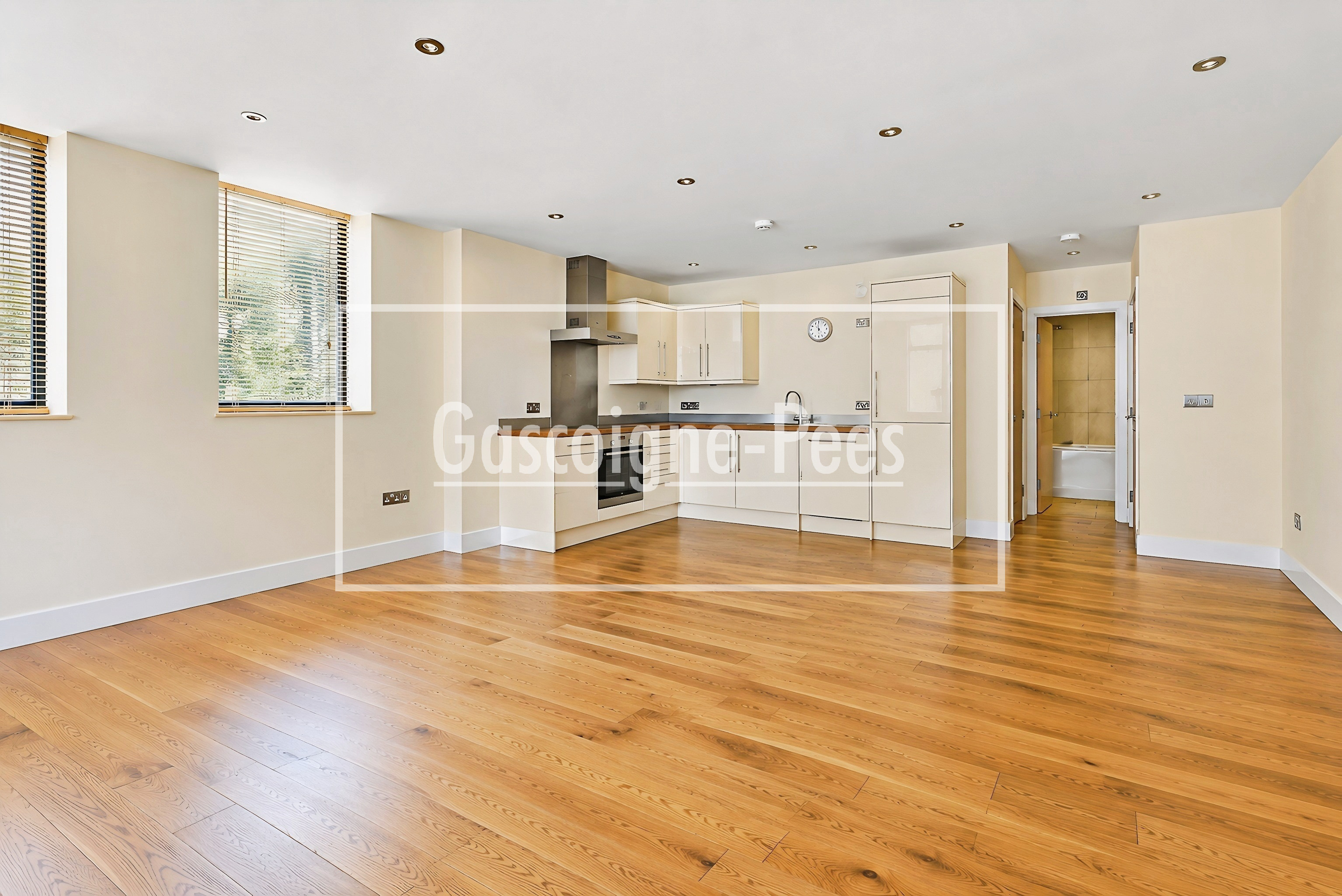 Flat Heswall Close in Greater London