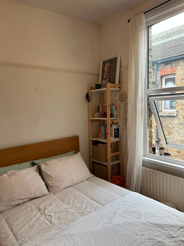 Room Oakmead Road in Greater London