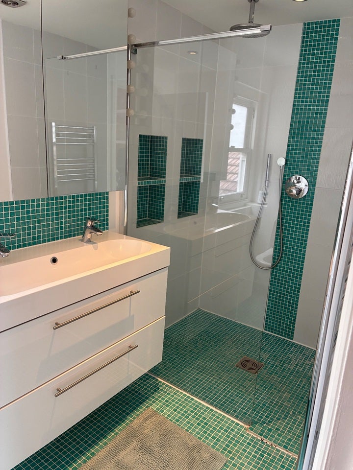Room Wontner Road in Greater London