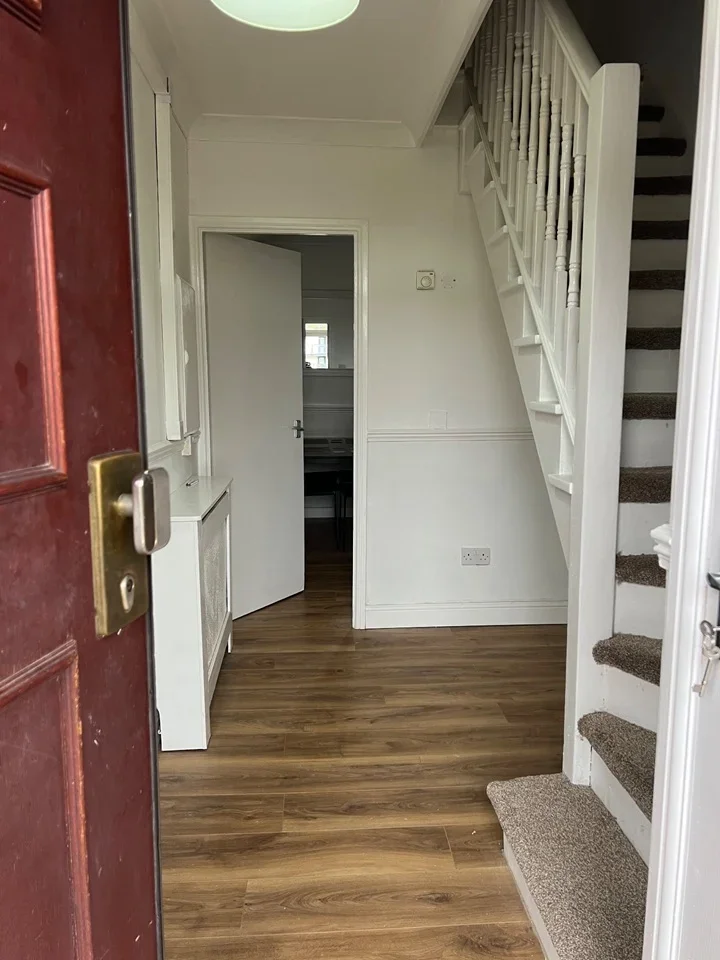 Flat Chilton Grove in Greater London