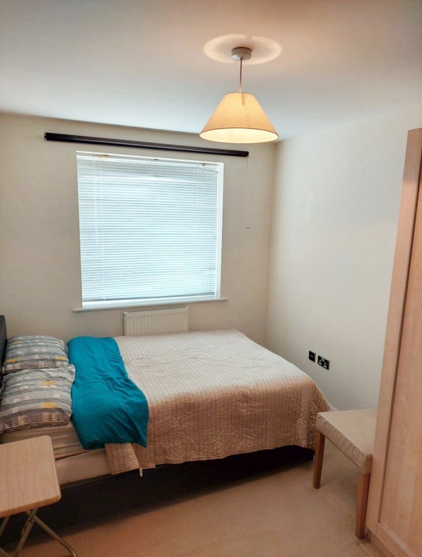 Room Warrior Close in Greater London