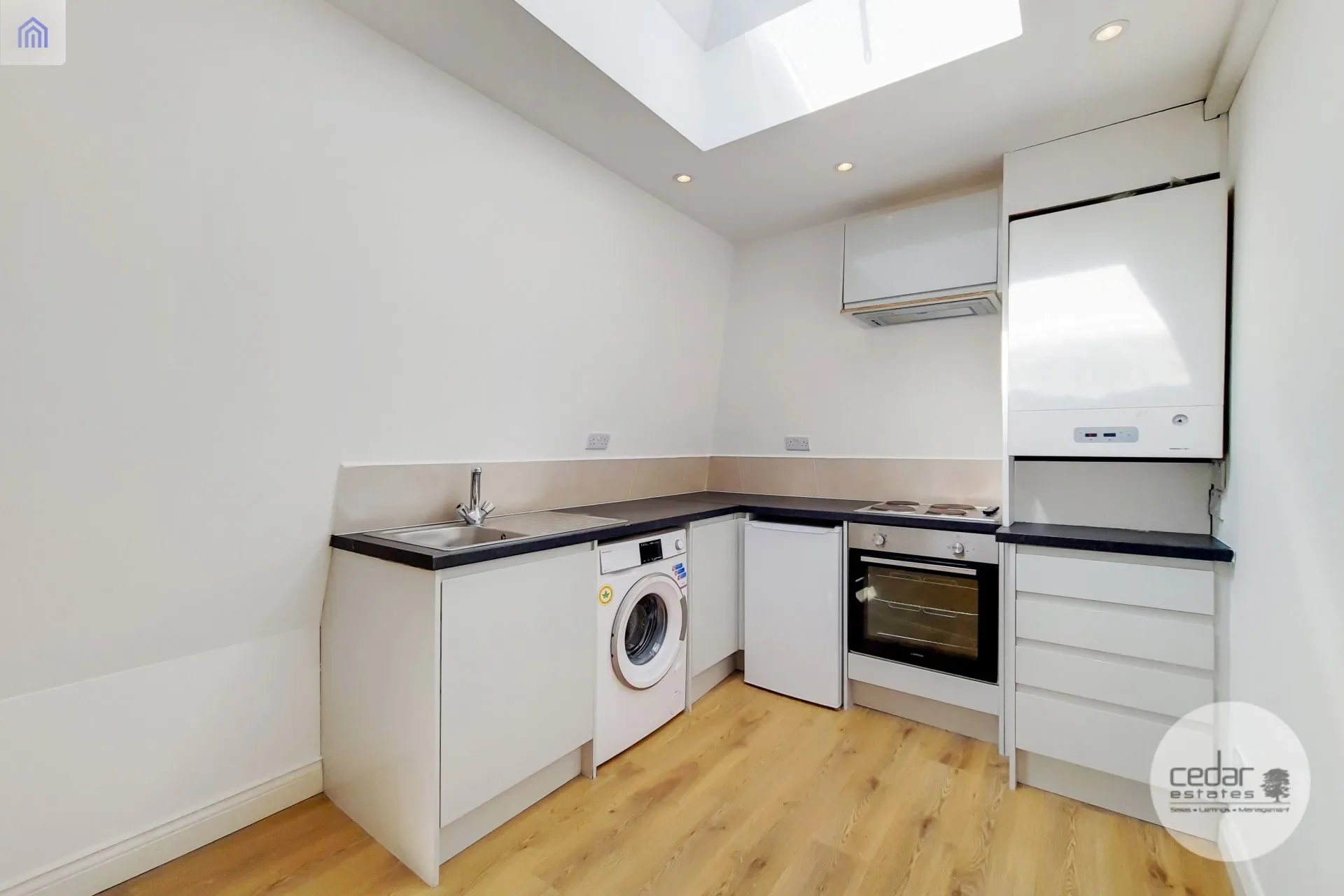 Room Woodfield Road in City of Westminster