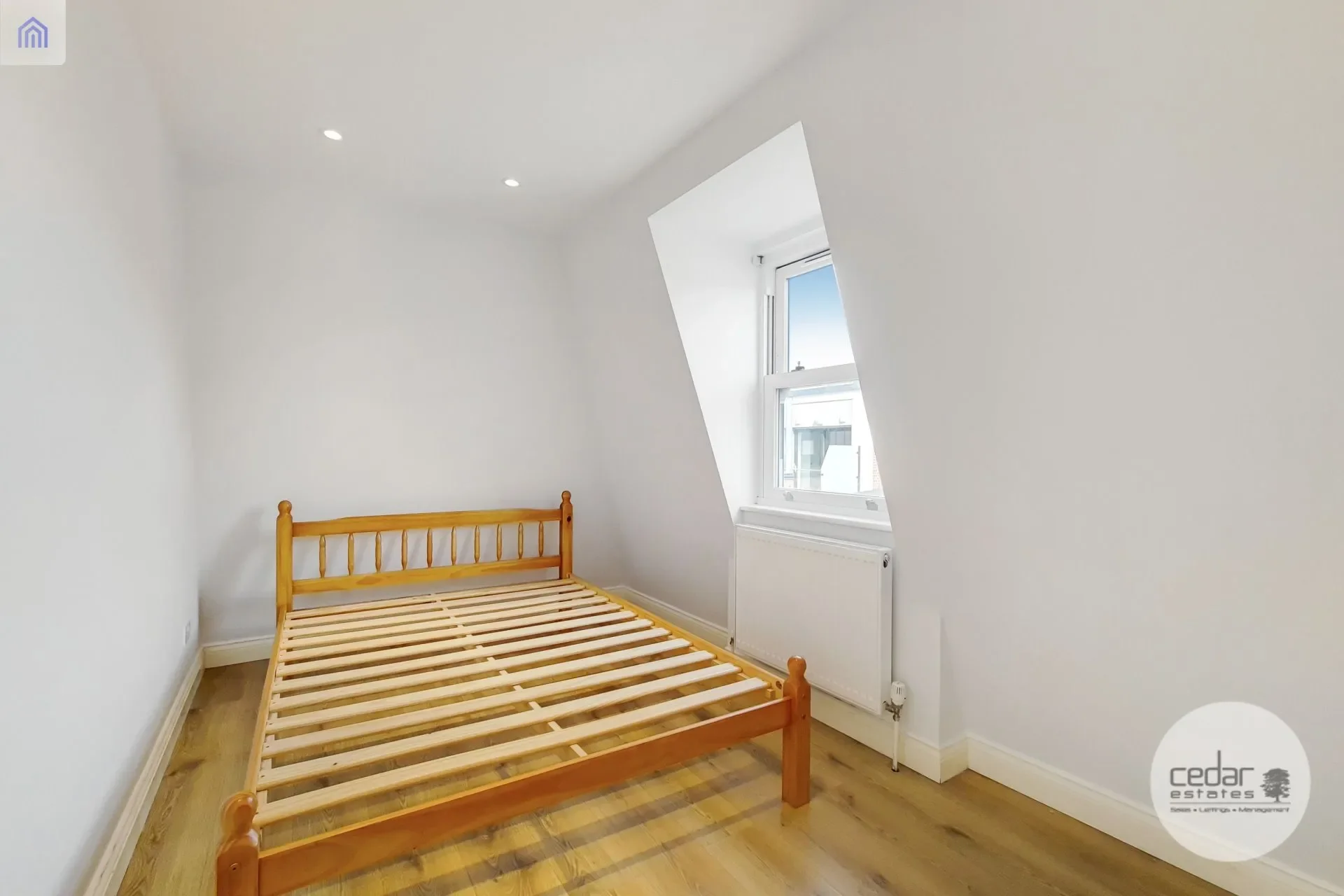 Room Woodfield Road in City of Westminster
