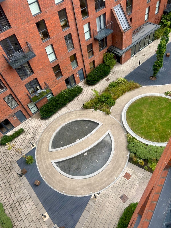 Room Sillavan Way in Salford