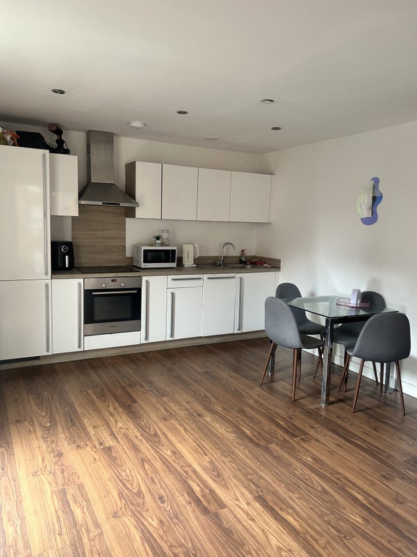 Room Sillavan Way in Salford