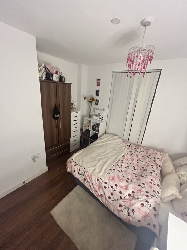 Room Sillavan Way in Salford