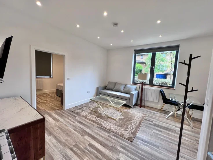 Flat Bridgeford Court in Milton Keynes