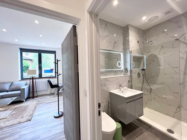 Flat Bridgeford Court in Milton Keynes