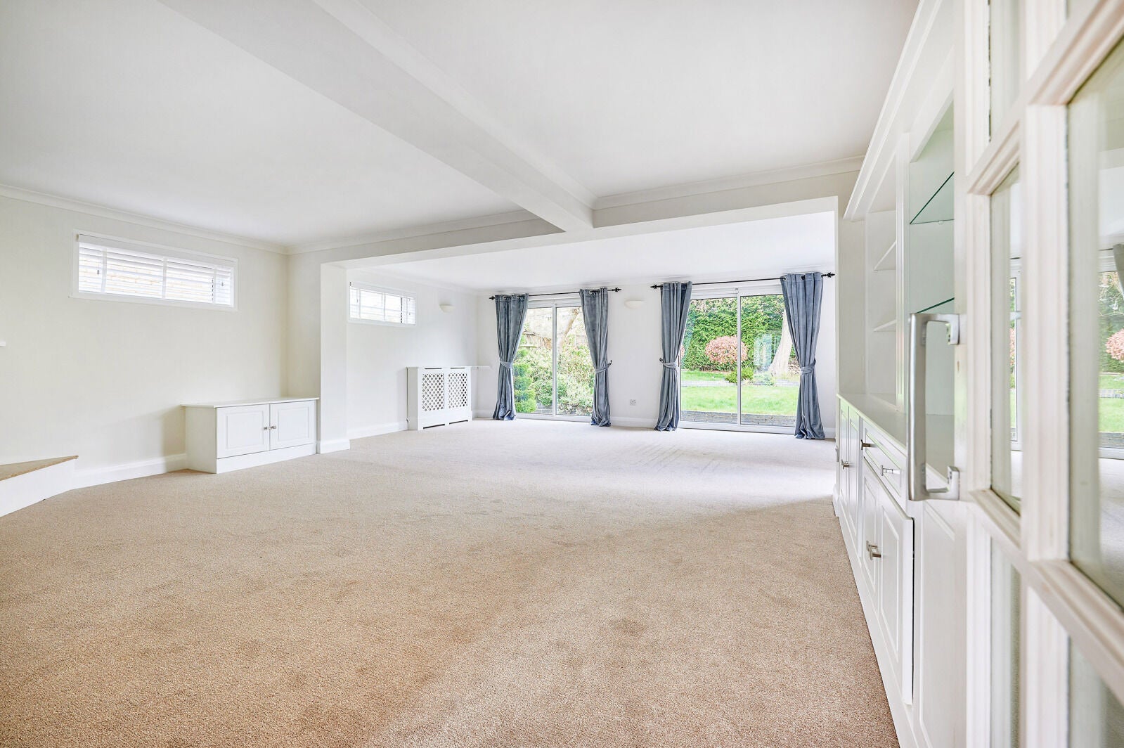 House Ridgewood Drive in St Albans