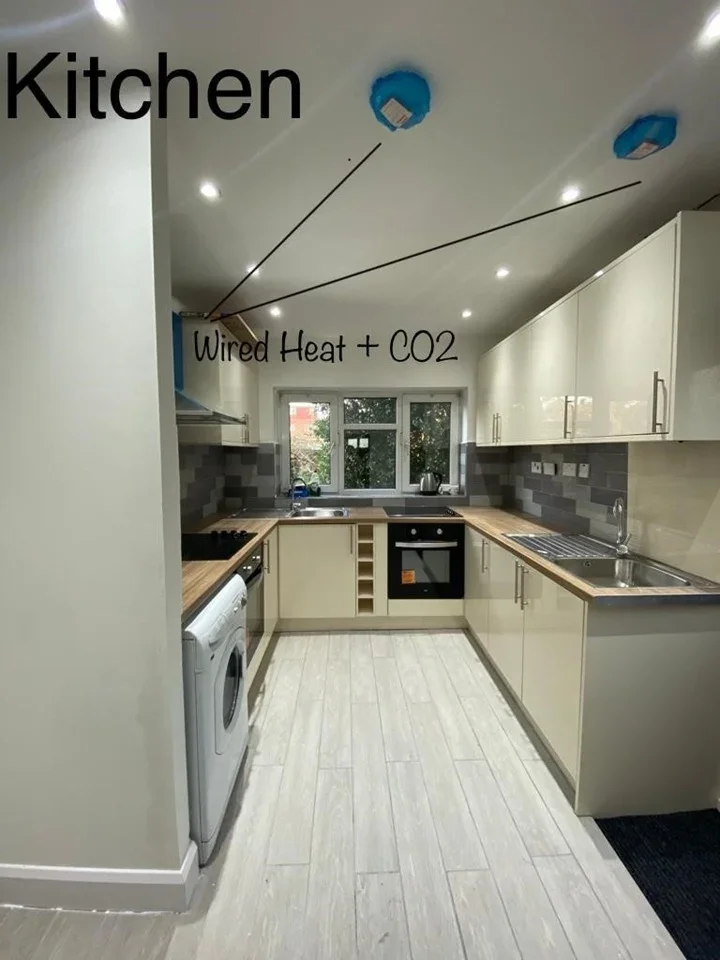 Room Speart Lane in Greater London