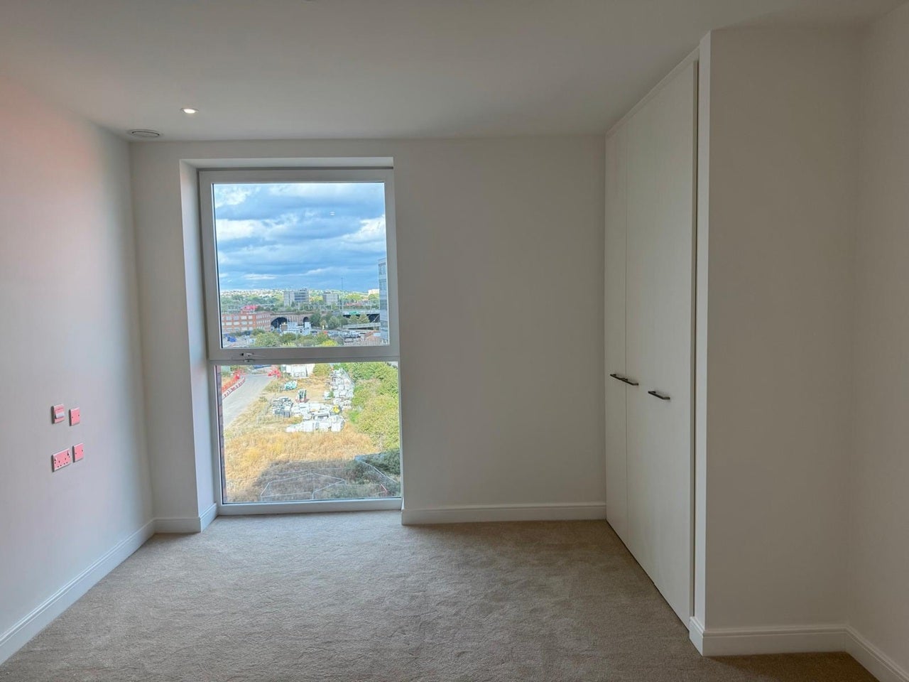 Flat Abbeydale Road in Greater London