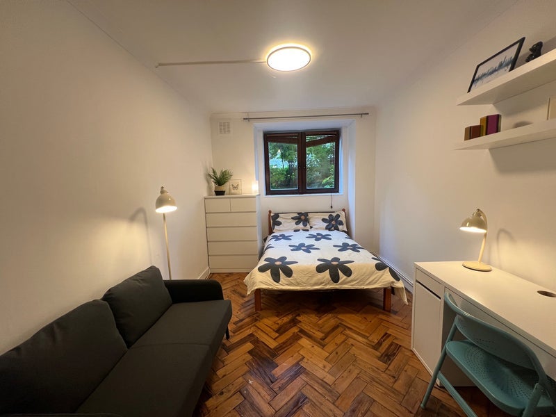Room Town Hall Approach in Greater London
