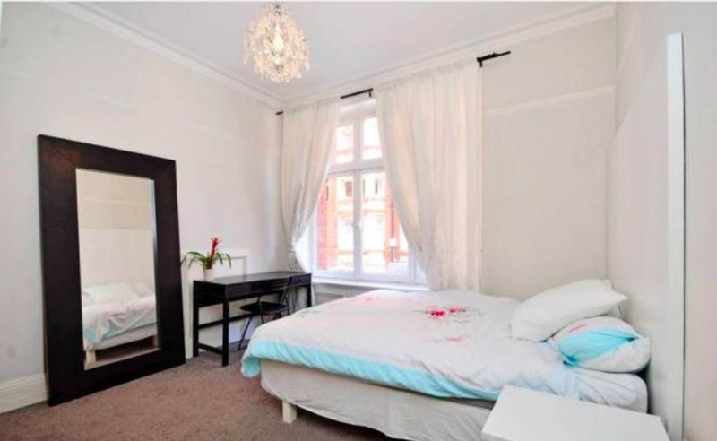 Room Torrington Place in Greater London