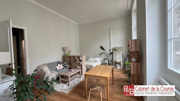 Flat Rue Duplessy in Bordeaux