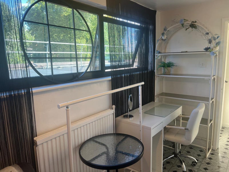 Room Belsize Avenue in Greater London