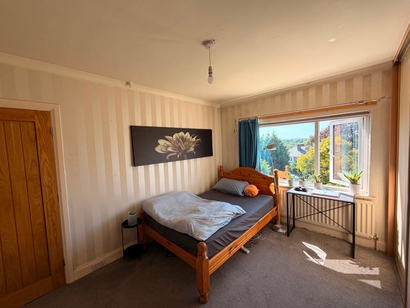 Room Hesketh Crescent in Birmingham