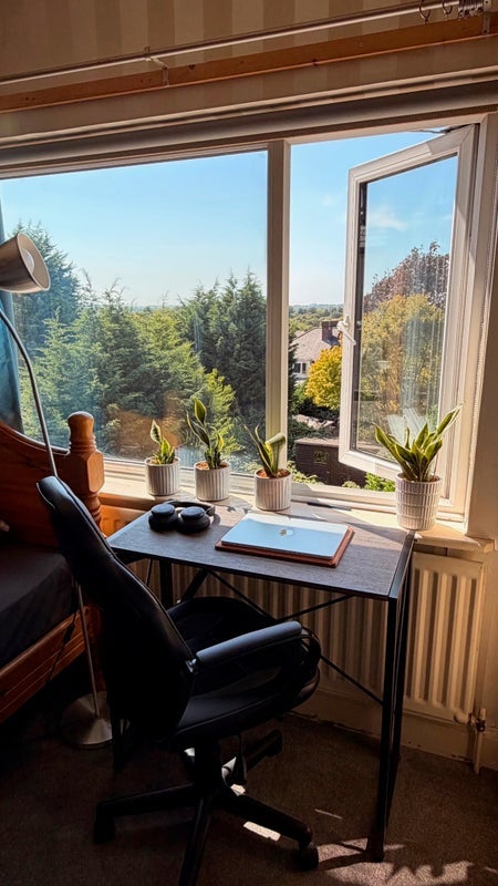 Room Hesketh Crescent in Birmingham