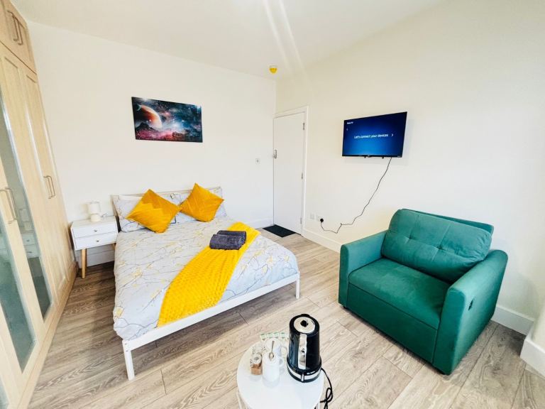 Room Park Avenue in Greater London