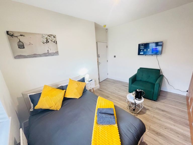 Room Park Avenue in Greater London