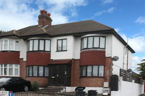 Flat Wilton Road in Greater London