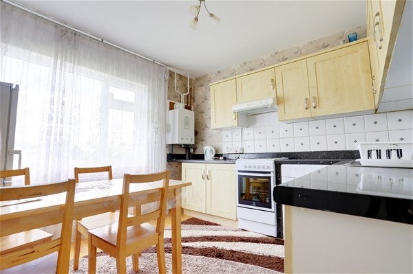 Flat Wilton Road in Greater London