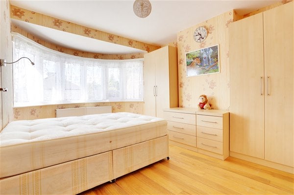 Flat Wilton Road in Greater London