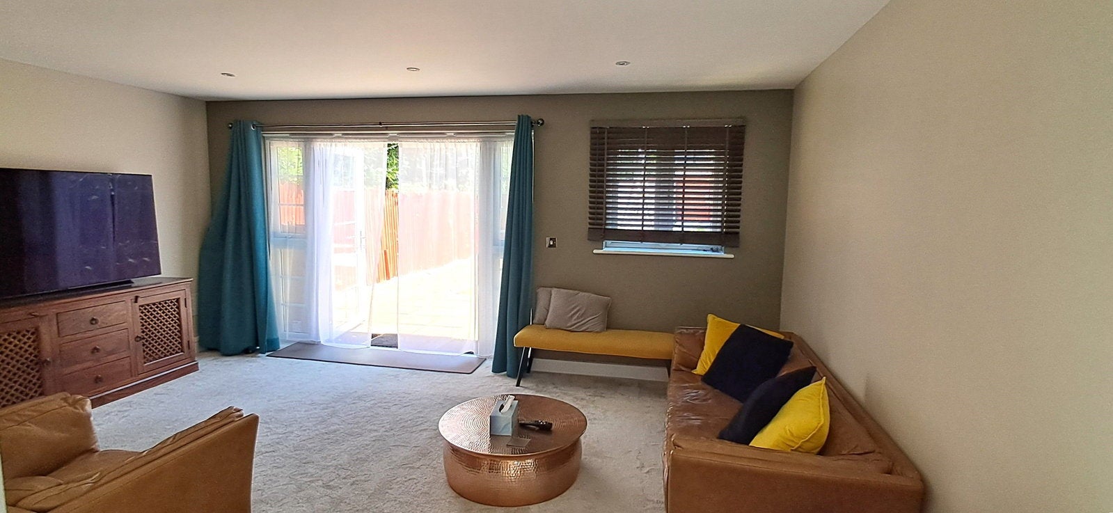 House Woodcote Close in Hertsmere