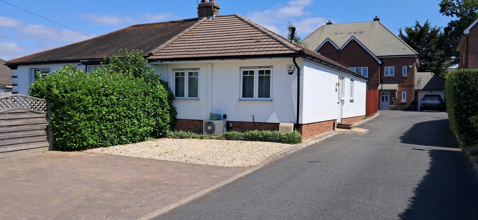 House Woodcote Close in Hertsmere