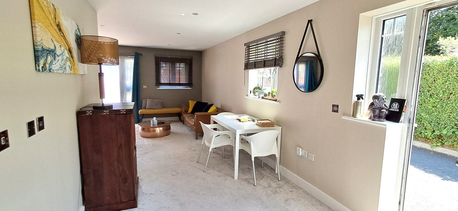 House Woodcote Close in Hertsmere