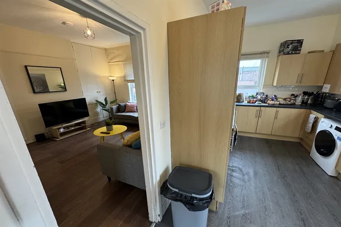 Room High Road in Nottingham