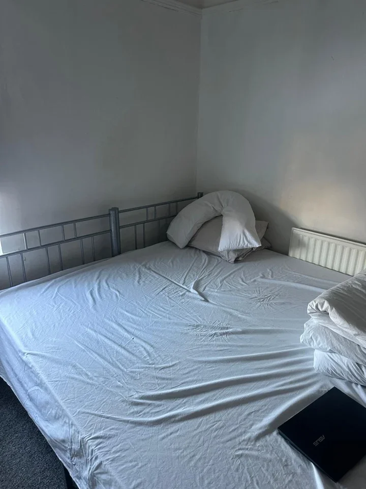 Room Shrubland Road in Greater London