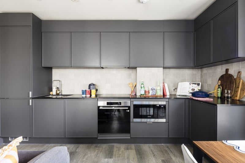 Flat Westfield Avenue in Greater London