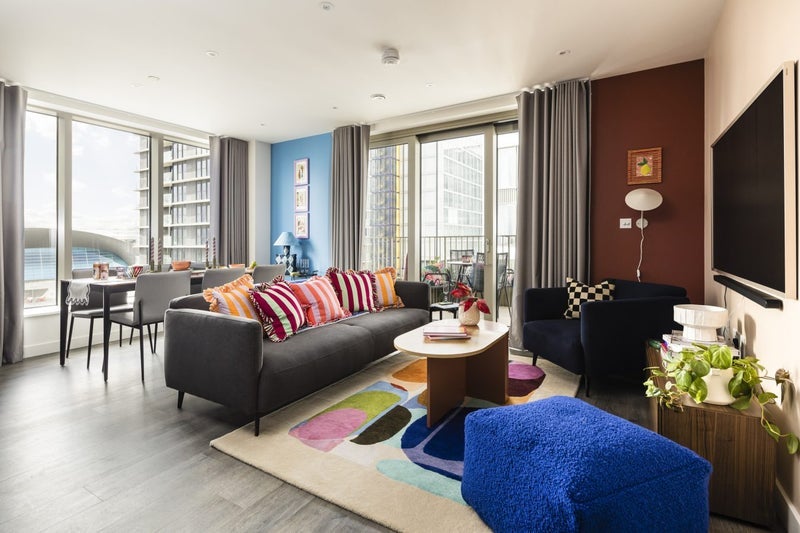 Flat Westfield Avenue in Greater London
