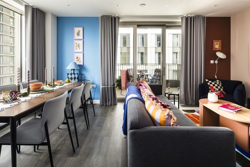 Flat Westfield Avenue in Greater London
