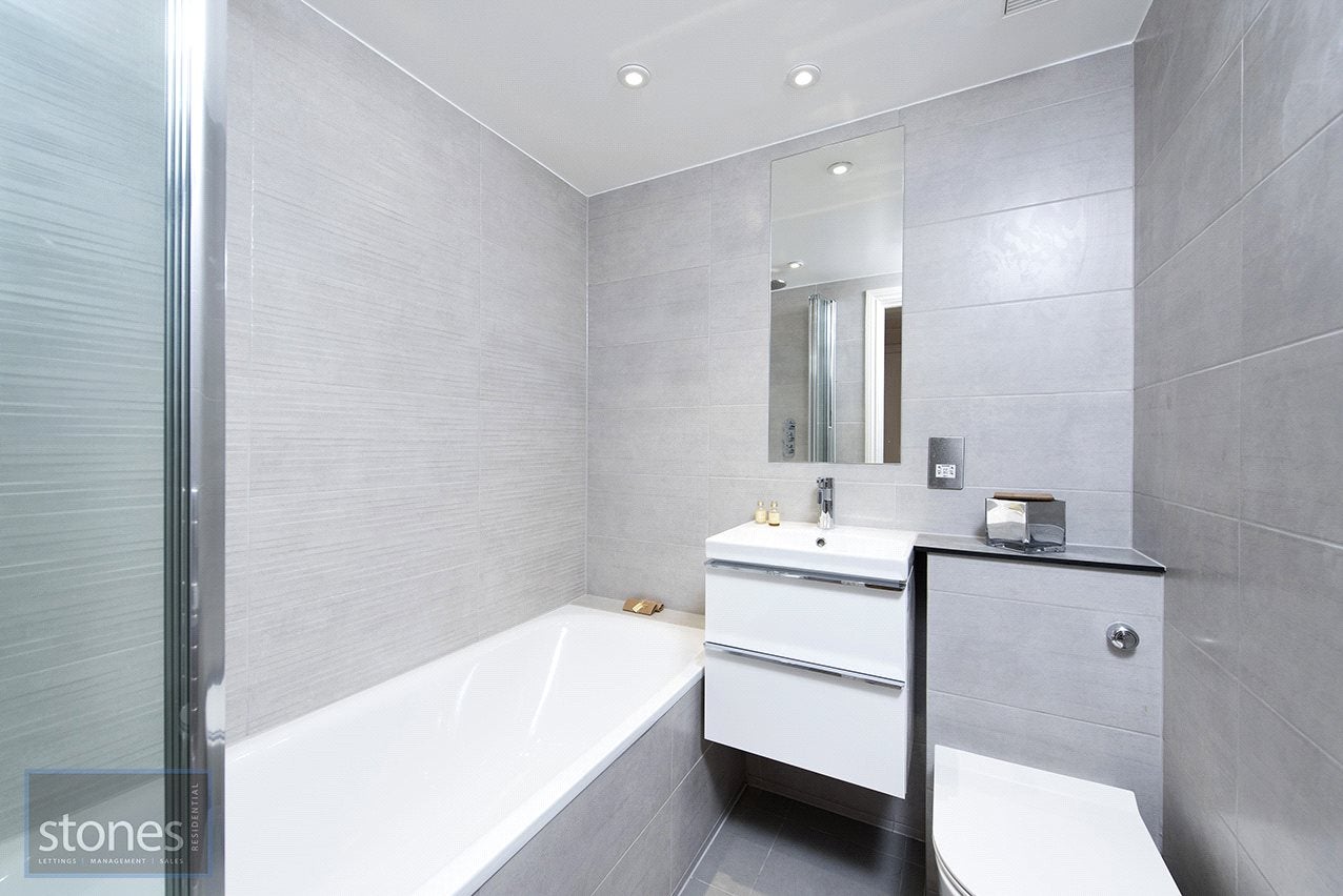 Flat Belsize Square in Greater London