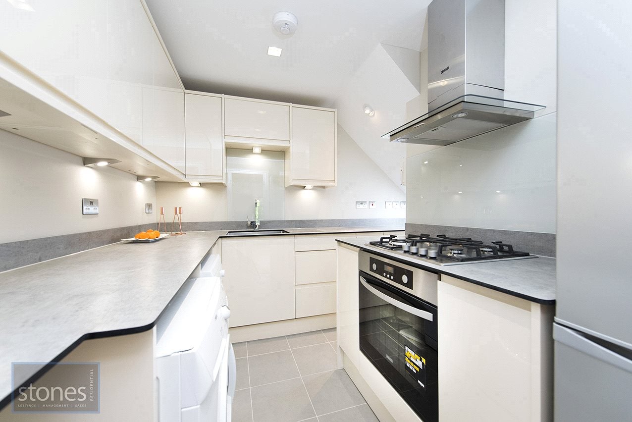 Flat Belsize Square in Greater London