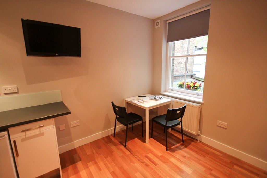 Flat West End in Marden