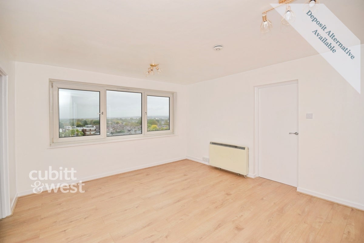 Flat Wheatcroft Court in Greater London