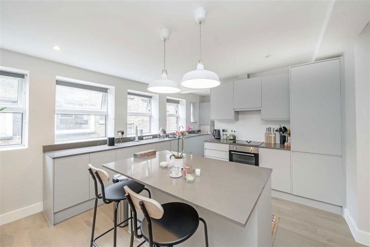 Flat Gatesborough Street in Greater London