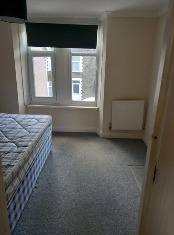 Room Wood Road in Pontypridd
