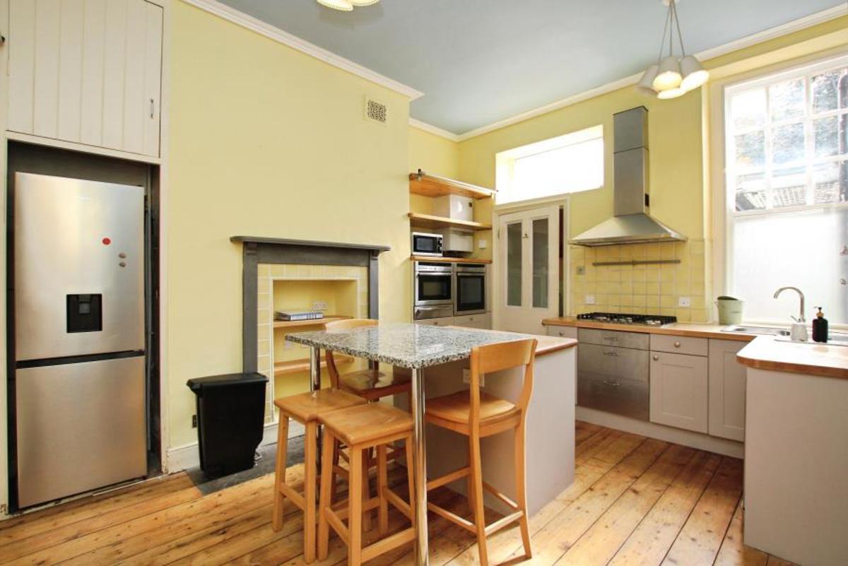 Flat Downleaze in Bristol